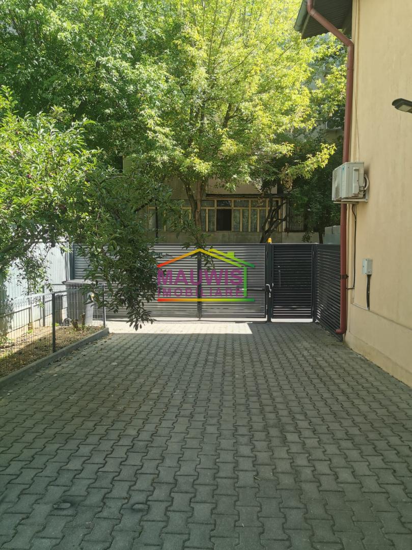 19_06fe66b866002895b65f.jpg Inchiriez spatiu comercial zona Aparatorii Patriei la 4 min de metrou