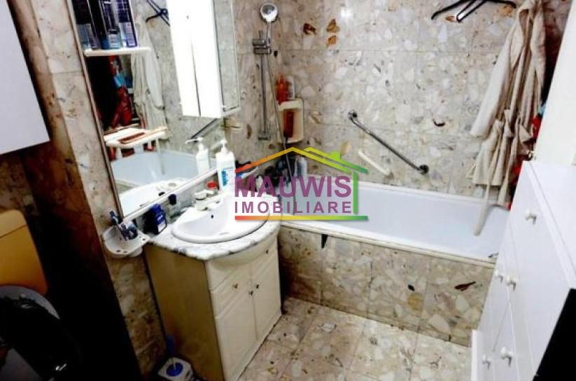Apartament 2 Camere 1996 SUPERB pe Bd Decebal Pret EXCELENT