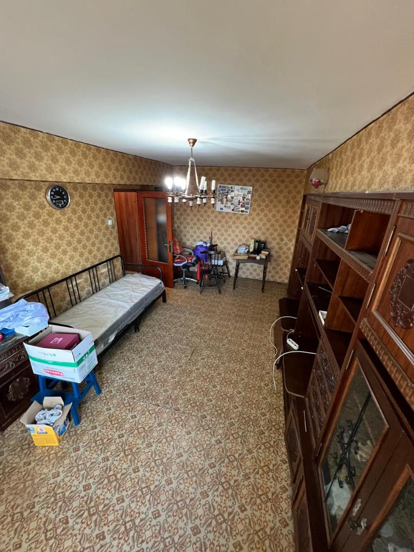 Vand apartament cu 3 camere in zona Gorjului, 7 minute metrou!