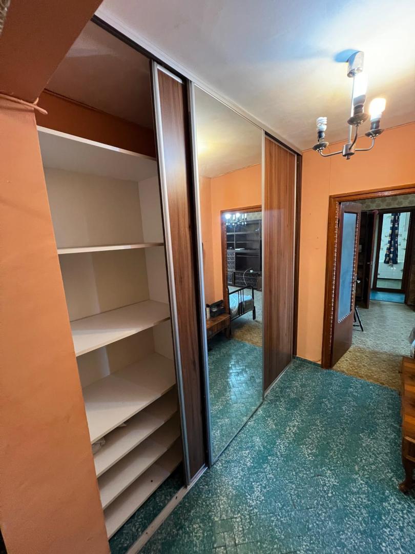 Vand apartament cu 3 camere in zona Gorjului, 7 minute metrou!