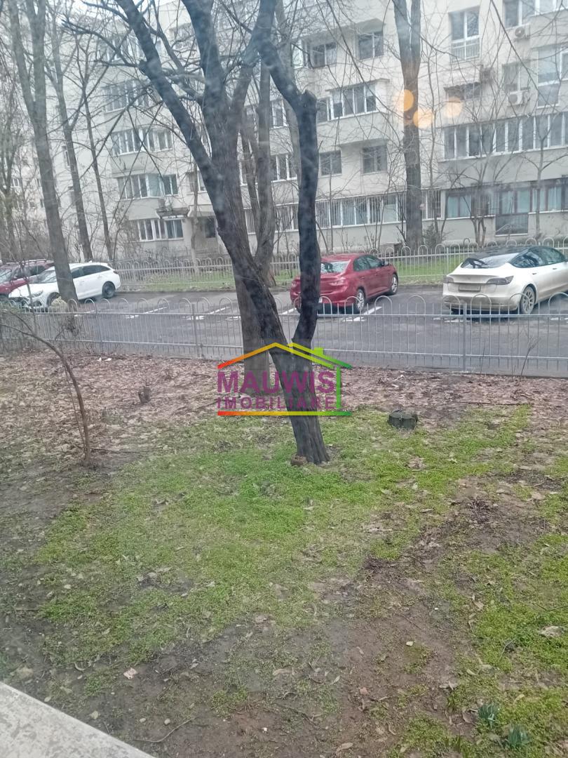 solidaritatii-4_61a013804b5872c6d1f0.jpg Baba Novac/parc ior