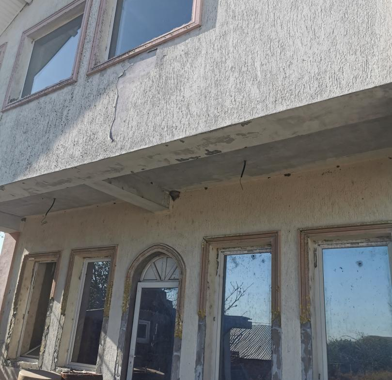 Vand pensiune plus 3000 mp d+p+m 12 camere in Dascalu la DJ 200