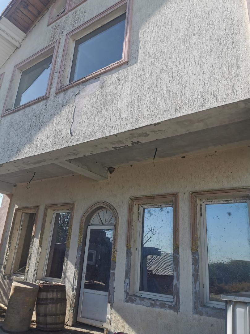 Vand pensiune plus 3000 mp d+p+m 12 camere in Dascalu la DJ 200