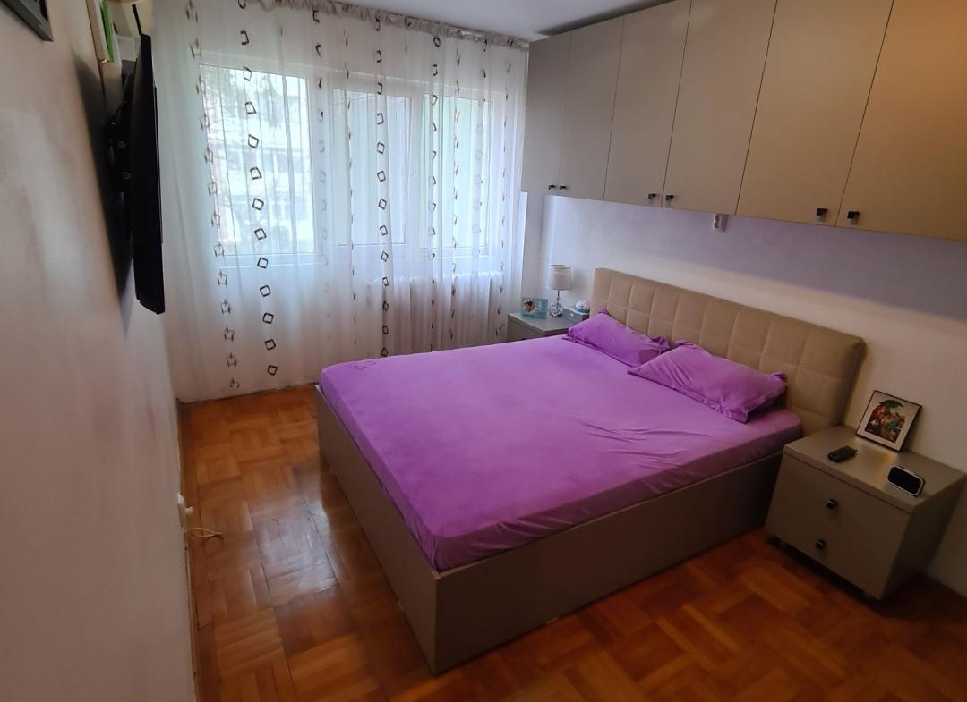 Vand apartament 4 camere, in zona Strada Covasna – cartier Berce