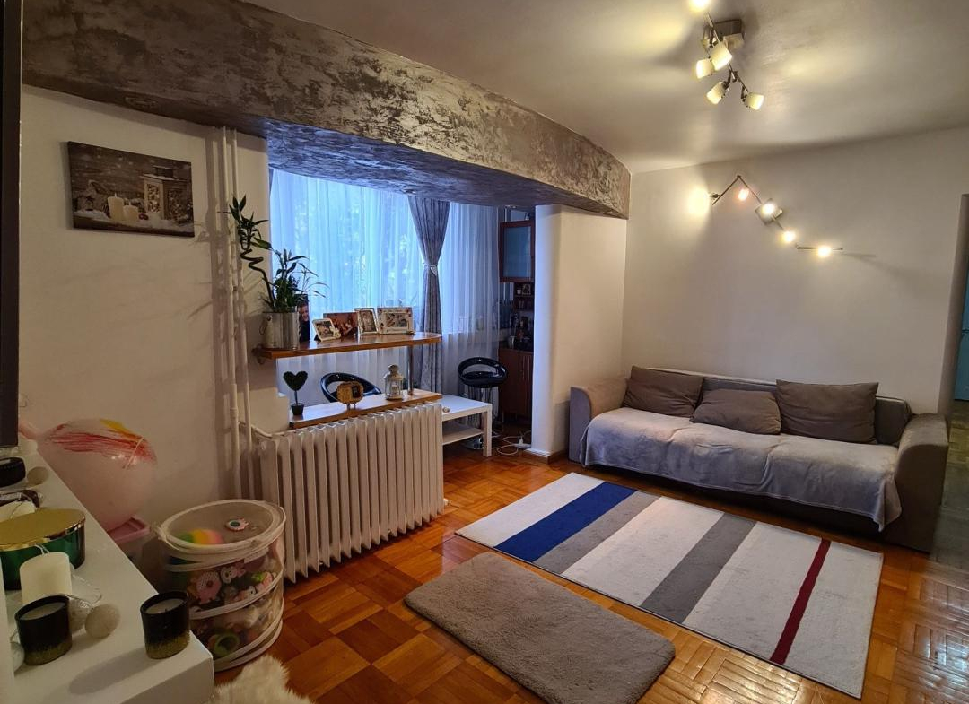 Vand apartament 4 camere, in zona Strada Covasna – cartier Berce
