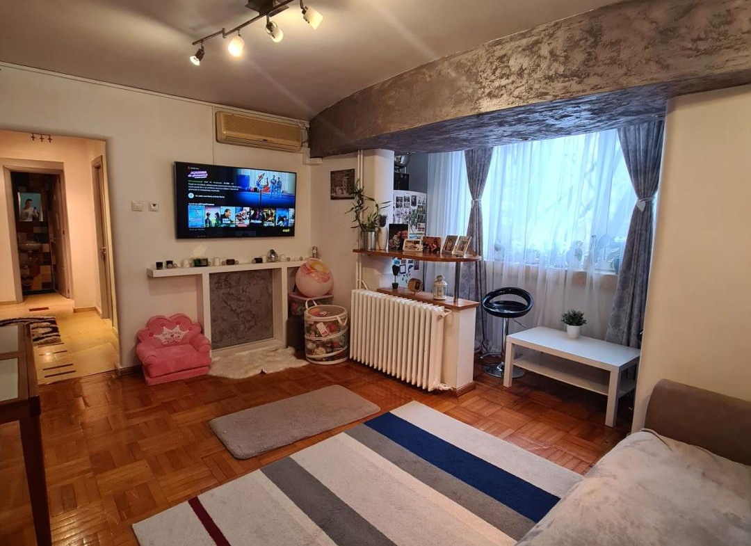 Vand apartament 4 camere, in zona Strada Covasna – cartier Berce