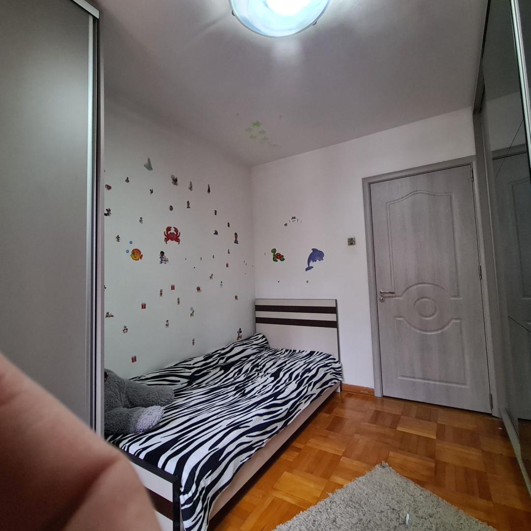 Vand apartament 4 camere, in zona Strada Covasna – cartier Berce