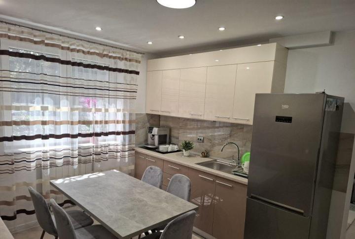 Vand apartament 3 camere, mobilat – utilat in zona Viilor, sector 5