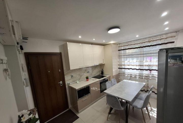 Vand apartament 3 camere, mobilat – utilat in zona Viilor, sector 5