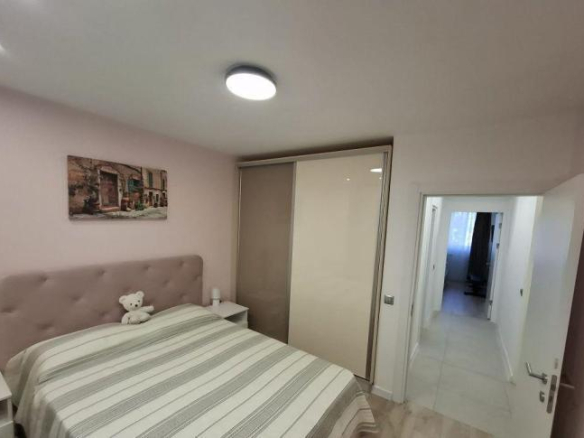 Vand apartament 3 camere, mobilat – utilat in zona Viilor, sector 5