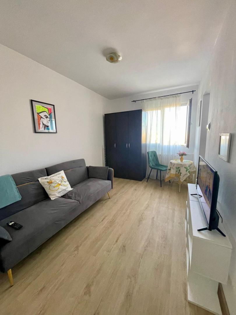 pitagora-315860823-2-a5a4ba4e-foto-2_orig Garsoniera Pta Alba Iulia COMPLET RENOVATA si UTILATA