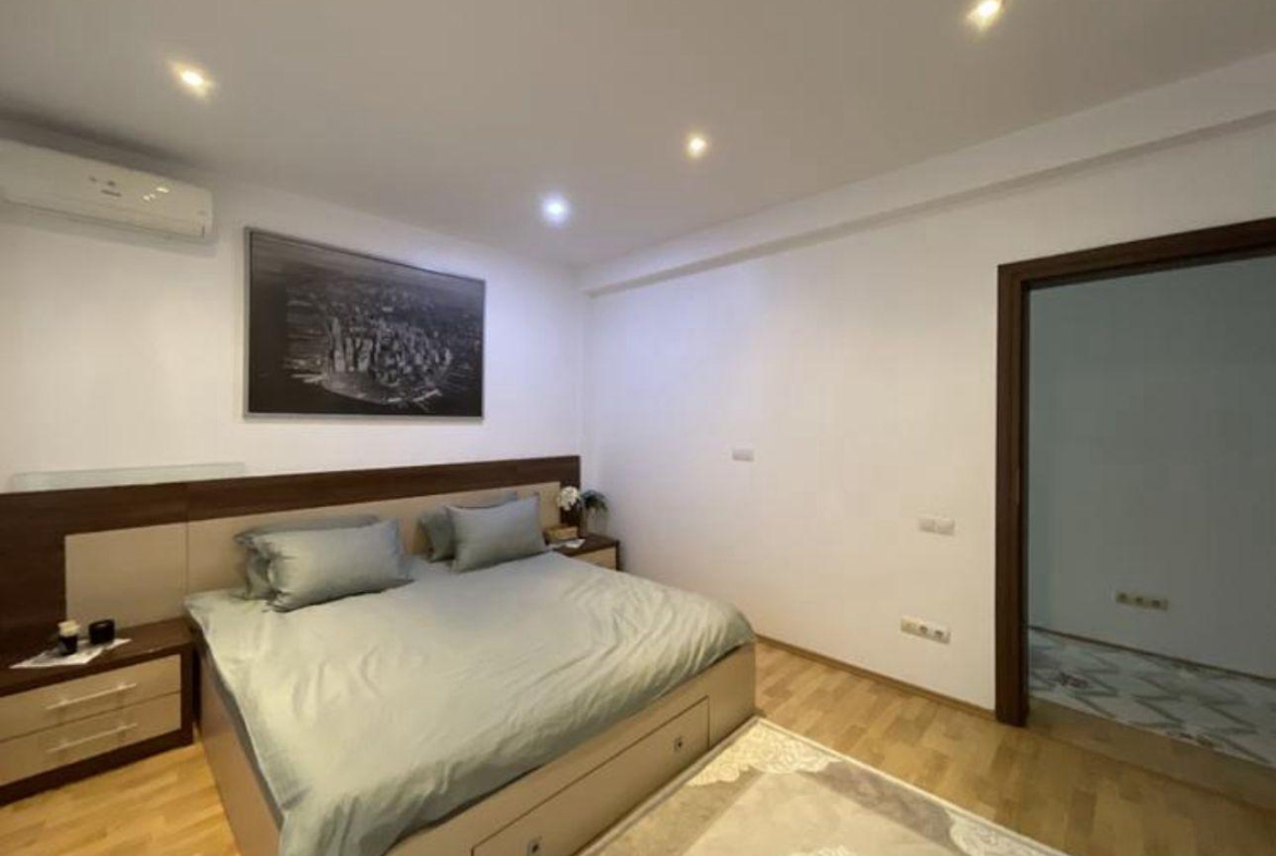 Vand apartament cu 4 camere in zona Pipera – Emil Racovita