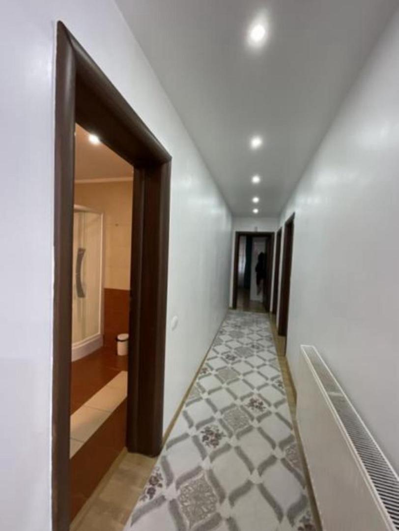 Vand apartament cu 4 camere in zona Pipera – Emil Racovita