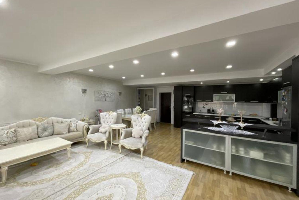 Vand apartament cu 4 camere in zona Pipera – Emil Racovita