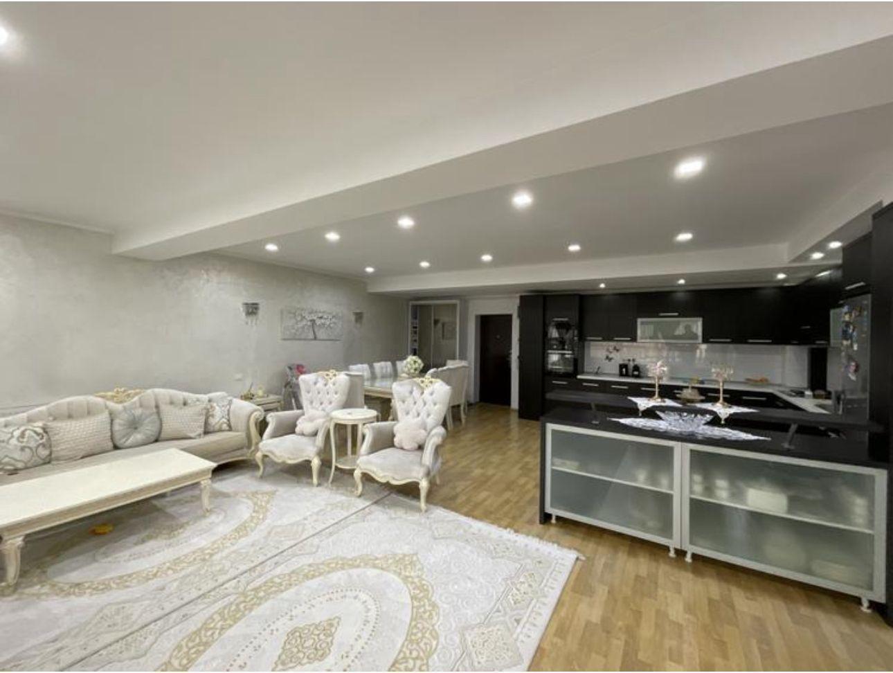 Vand apartament cu 4 camere in zona Pipera – Emil Racovita
