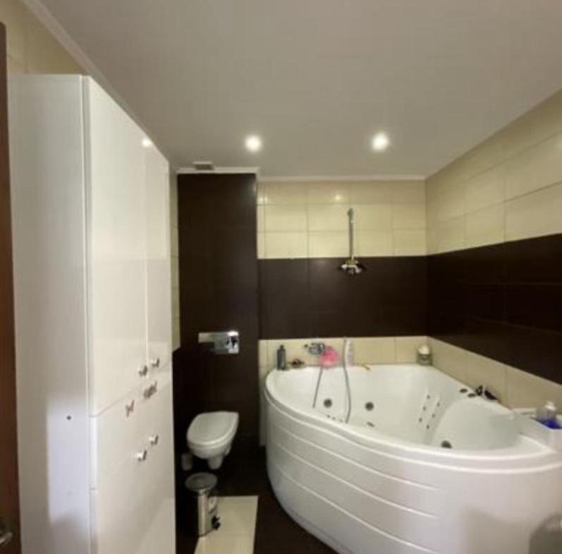 Vand apartament cu 4 camere in zona Pipera – Emil Racovita
