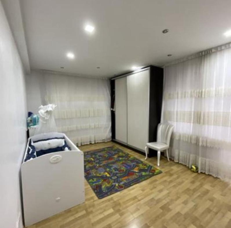 Vand apartament cu 4 camere in zona Pipera – Emil Racovita