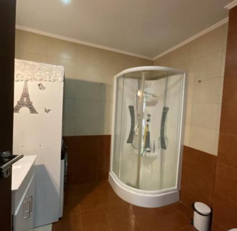 Vand apartament cu 4 camere in zona Pipera – Emil Racovita
