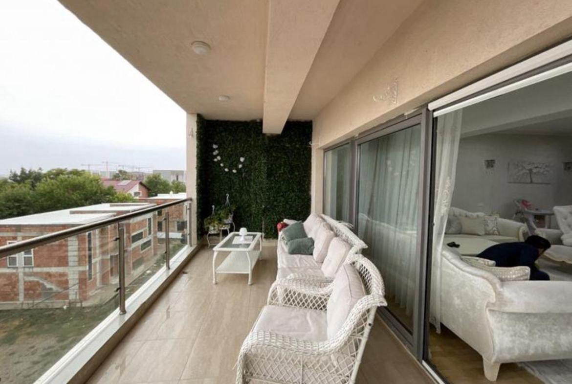 Vand apartament cu 4 camere in zona Pipera – Emil Racovita
