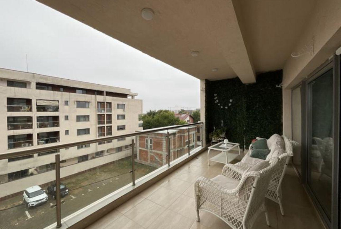 Vand apartament cu 4 camere in zona Pipera – Emil Racovita