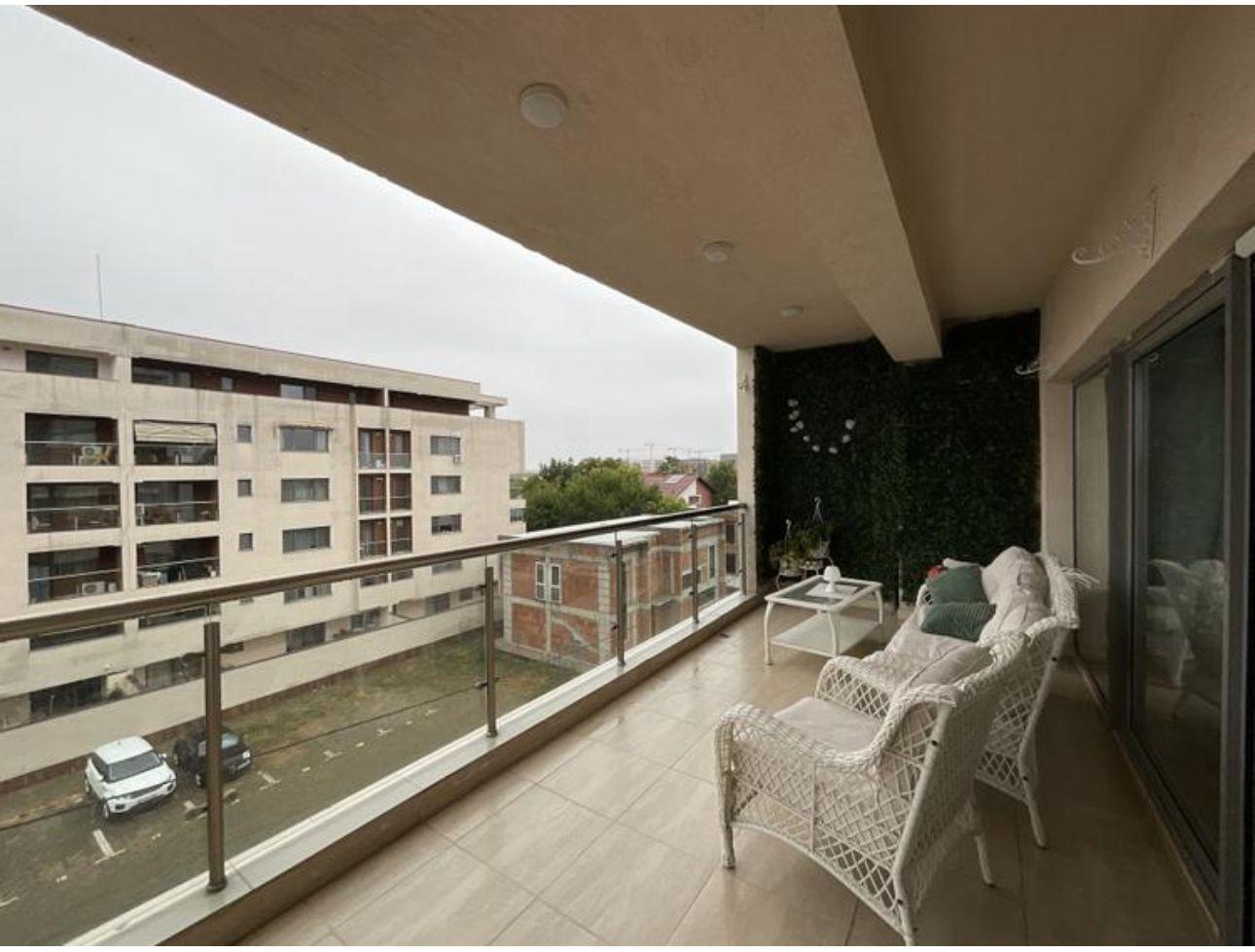 Vand apartament cu 4 camere in zona Pipera – Emil Racovita