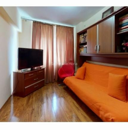 Vand apart. 3 camere  in zona BV Obregia –Piata Cultural