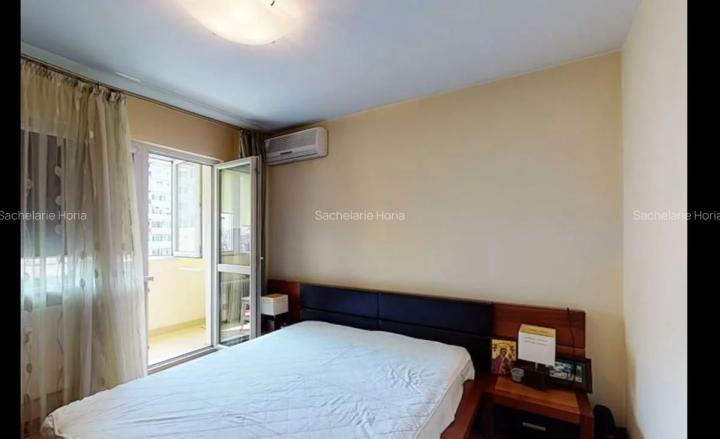 Vand apart. 3 camere  in zona BV Obregia –Piata Cultural