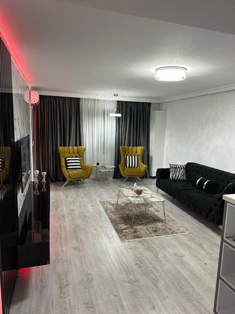 Inchiriez apartament 2 camere in Complex Rose Residence Pipera