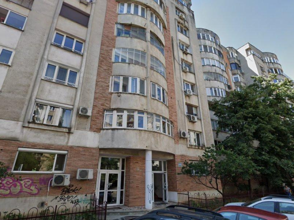 Pta Muncii / Cal Calarasi / 3 min Metrou / dec / bl 1995 /
