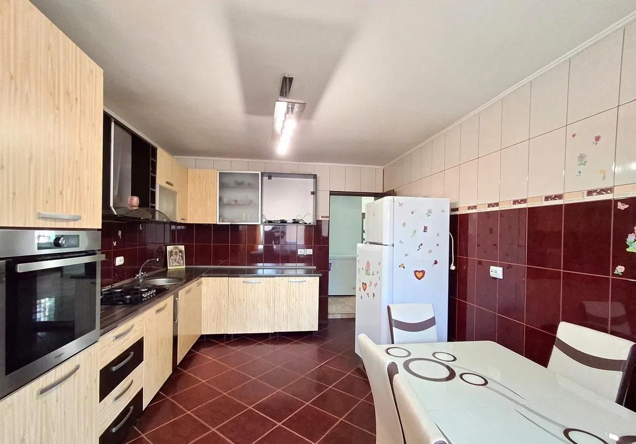 Vila 2011 Su 250MP 7 camere Voluntari METRO Pret EXCELENT