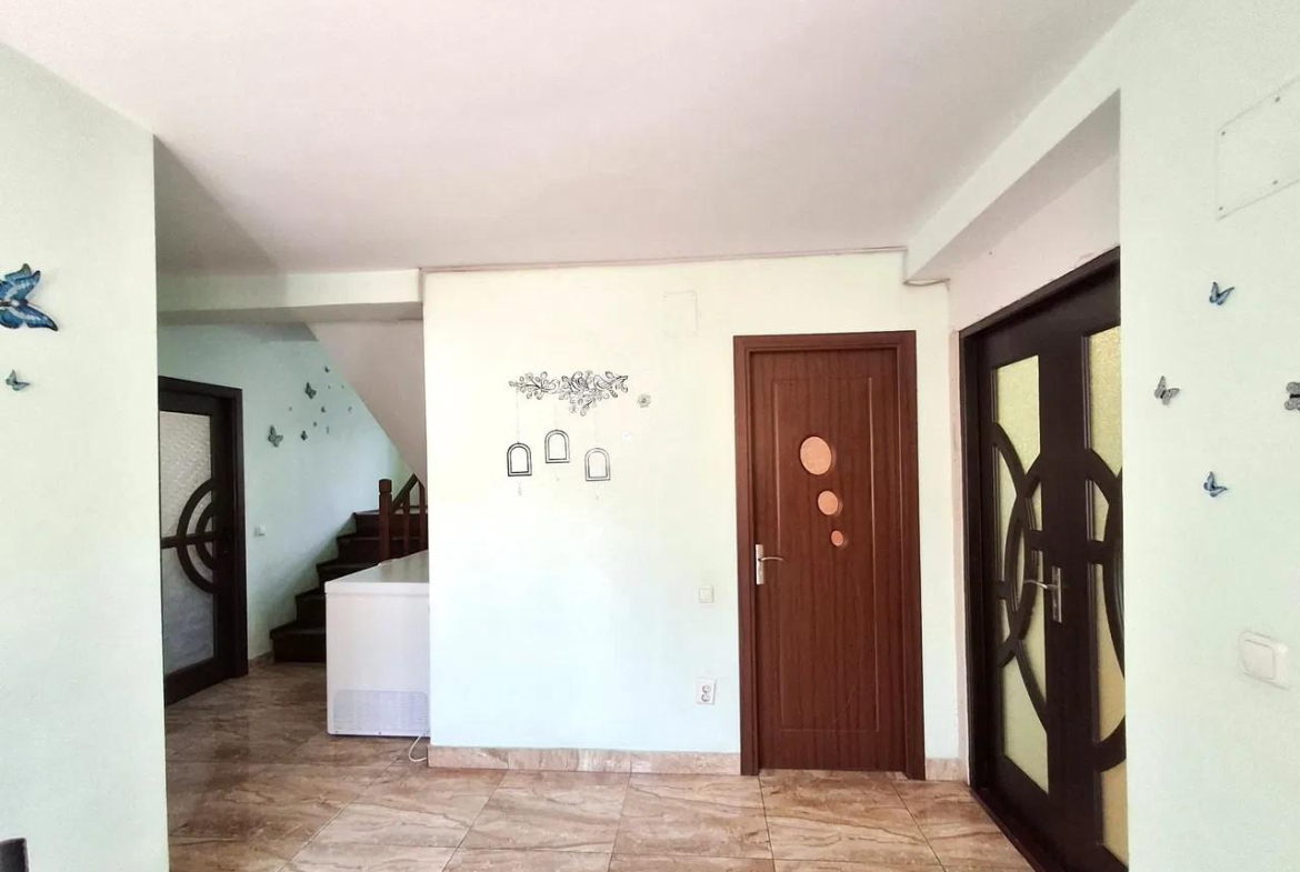 Vila 2011 Su 250MP 7 camere Voluntari METRO Pret EXCELENT