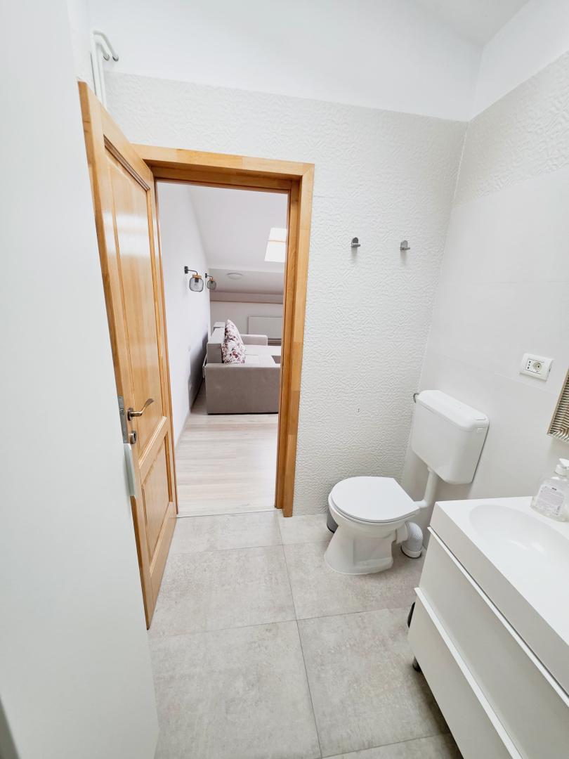 5 min metrou Iancului Casa renovata 2020 D+P+Pod pe teren 295 mp
