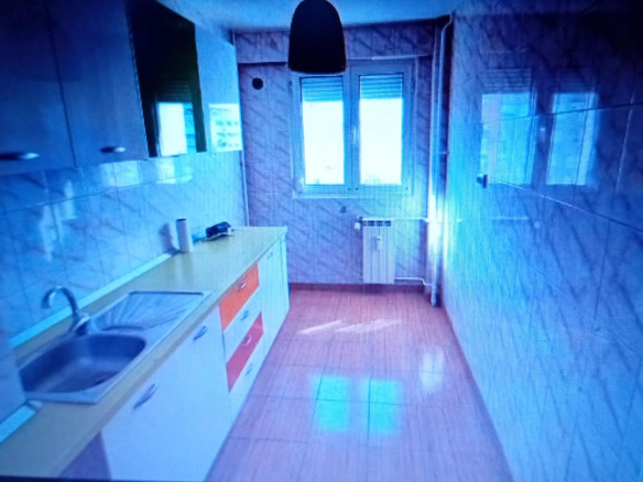 5 min ParcIOR 2camere insorit si liber Cf.1 cu balcon etaj intermediar