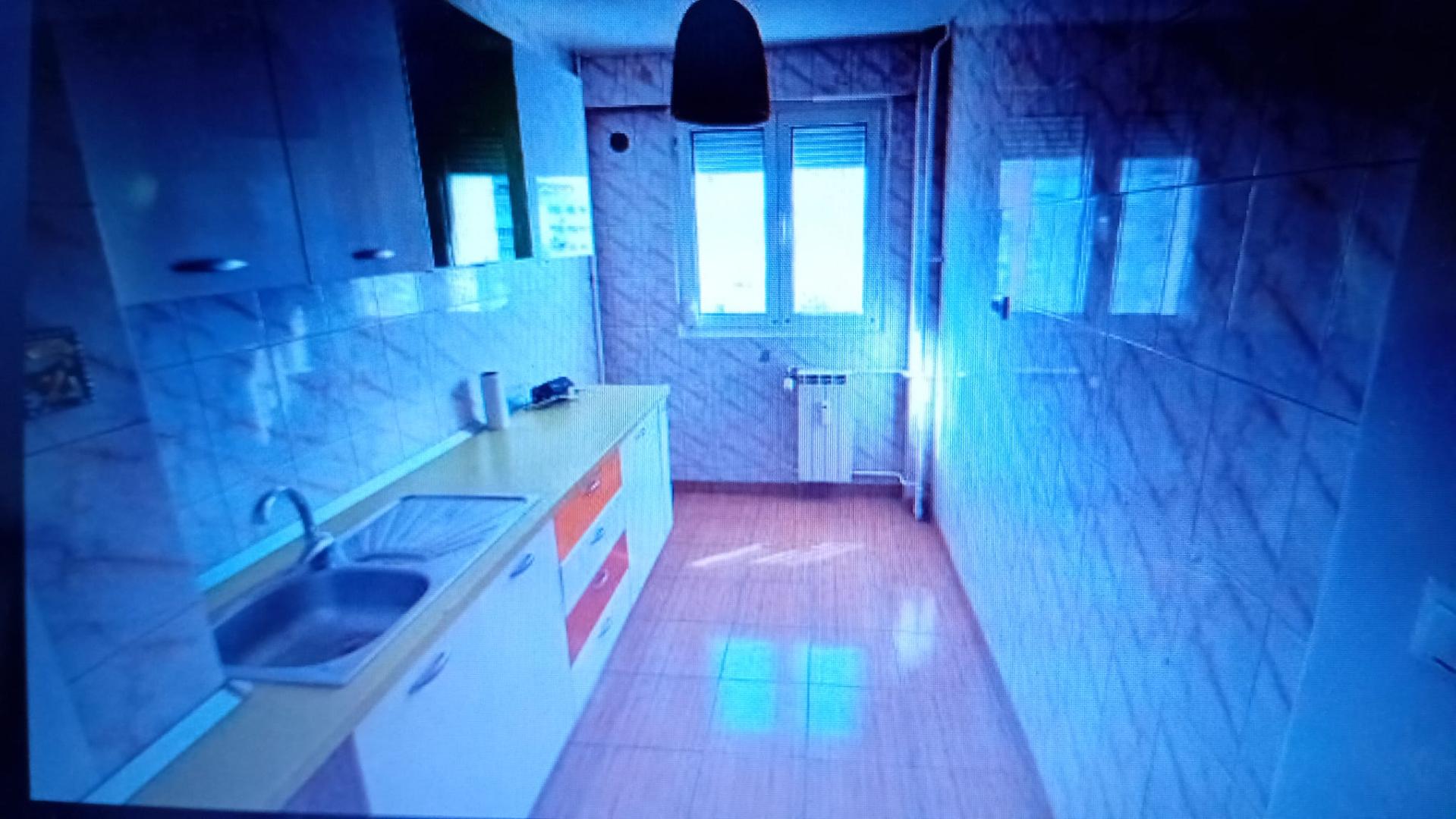 5 min ParcIOR 2camere insorit si liber Cf.1 cu balcon etaj intermediar