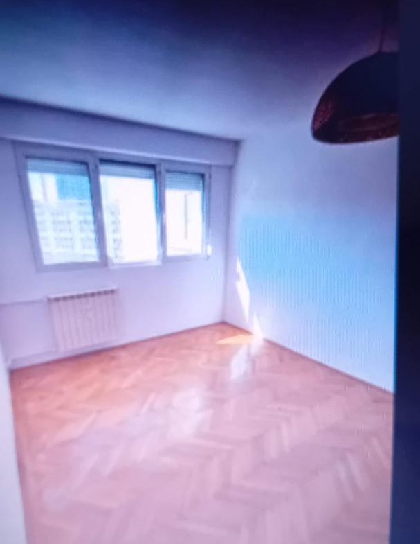 5 min ParcIOR 2camere insorit si liber Cf.1 cu balcon etaj intermediar