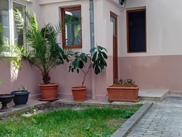 5 min metrou Iancului Parc Vatra Luminoasa Casa pe teren singur curte