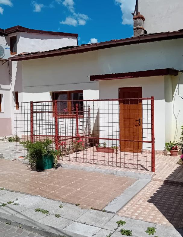 5 min metrou Iancului Parc Vatra Luminoasa Casa pe teren singur curte