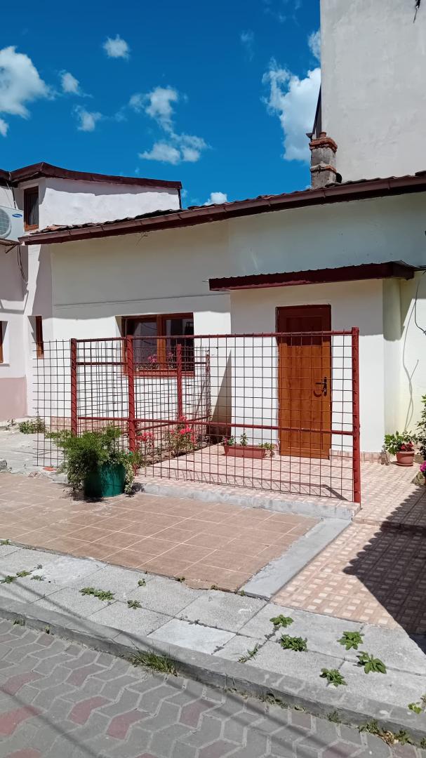 5 min metrou Iancului Parc Vatra Luminoasa Casa pe teren singur curte