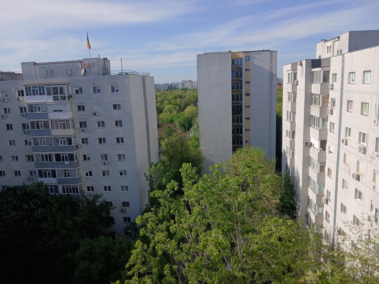 Cimpia Libertatii /metrou pta muncii