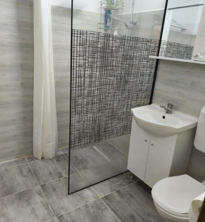 Muncii 3 cam decomandat / bl 1995 / 3 min Metrou/