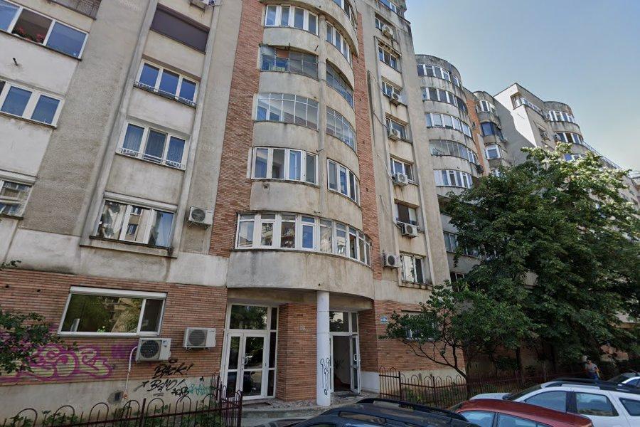Muncii 3 cam decomandat / bl 1995 / 3 min Metrou/