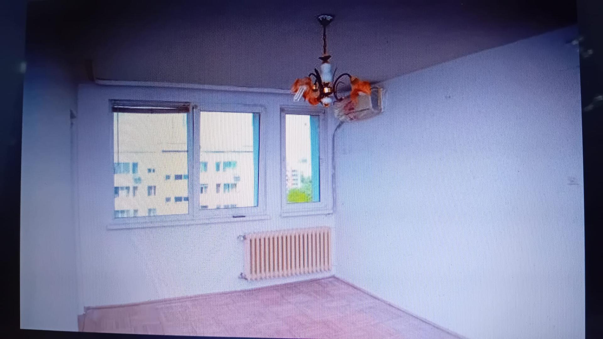 5 min Parc IOR 2 camere insorit Cf.1 cu balcon etaj superior pe mijloc