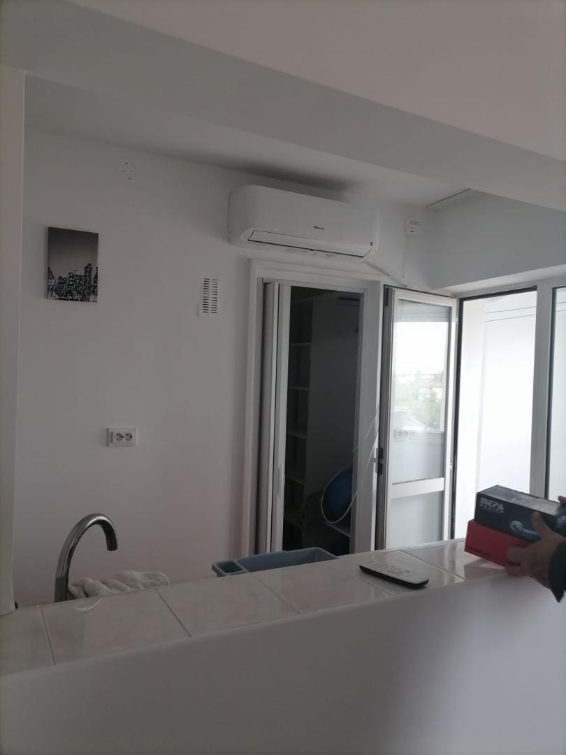 Piata iancului-Gura de metrou- 260 euro bloc mixt