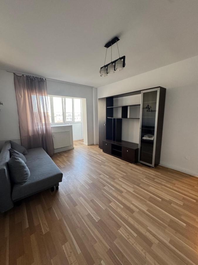 Iancului / Avrig / bl 1981 / 4 min Metrou /