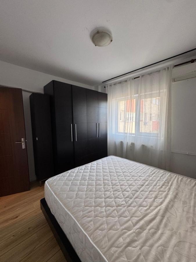 Iancului / Avrig / bl 1981 / 4 min Metrou /