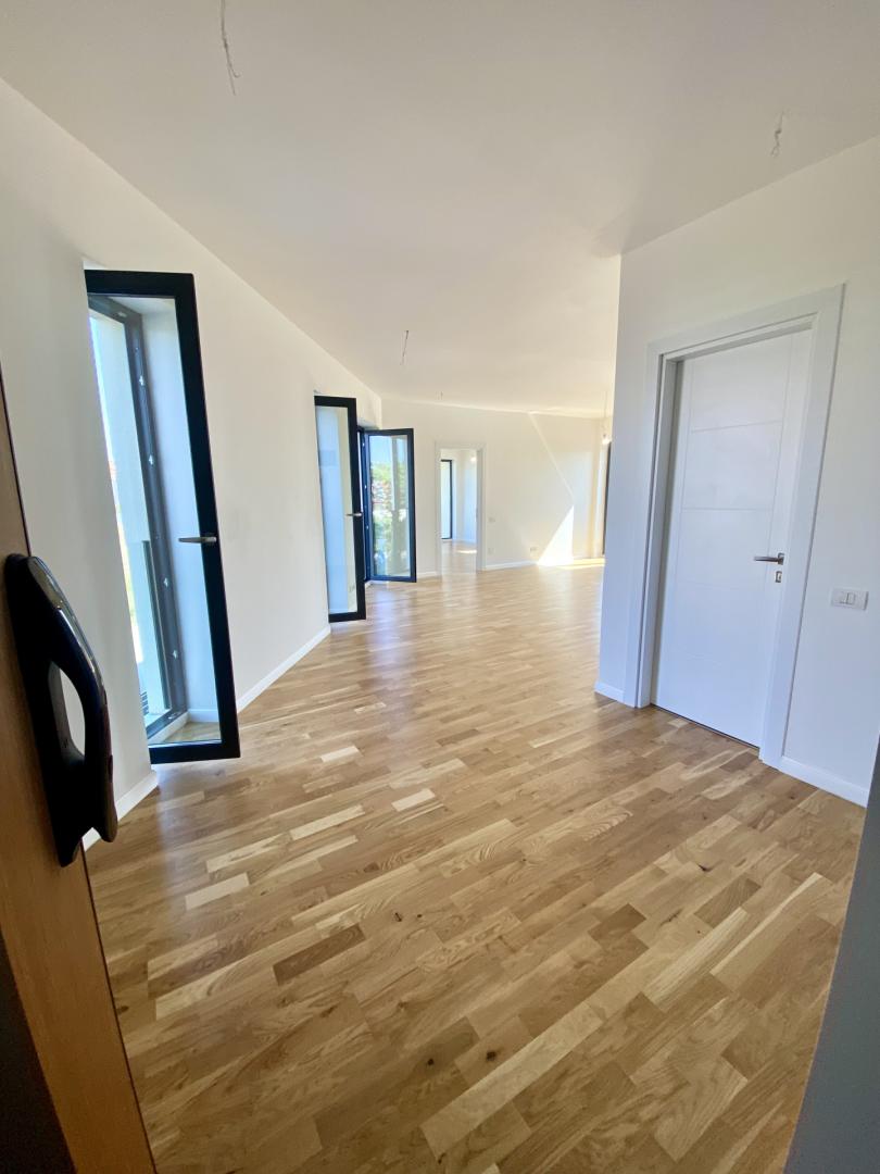 Vand Apartament 2 camere in imobil nou Pipera