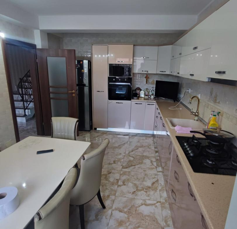 Vand Vila P+1 Barbu Bradescu nr 35 sector 2.