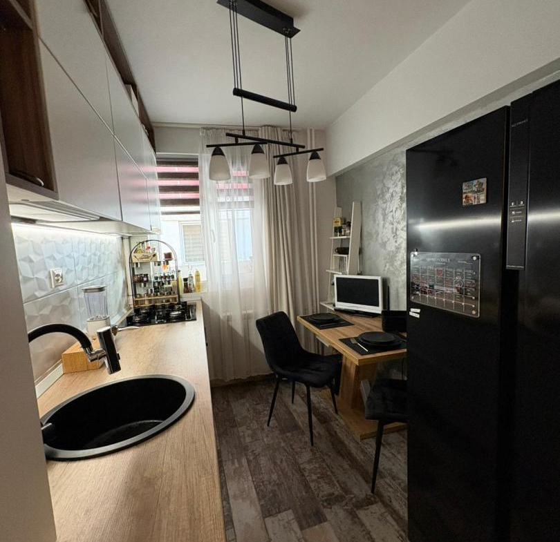 Vand apartament 2 camere,, renovat integral – Metrou Piața Iancu