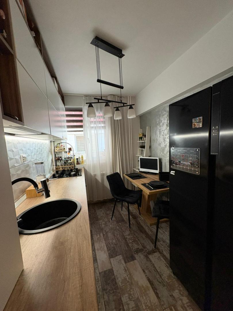Vand apartament 2 camere,, renovat integral – Metrou Piața Iancu
