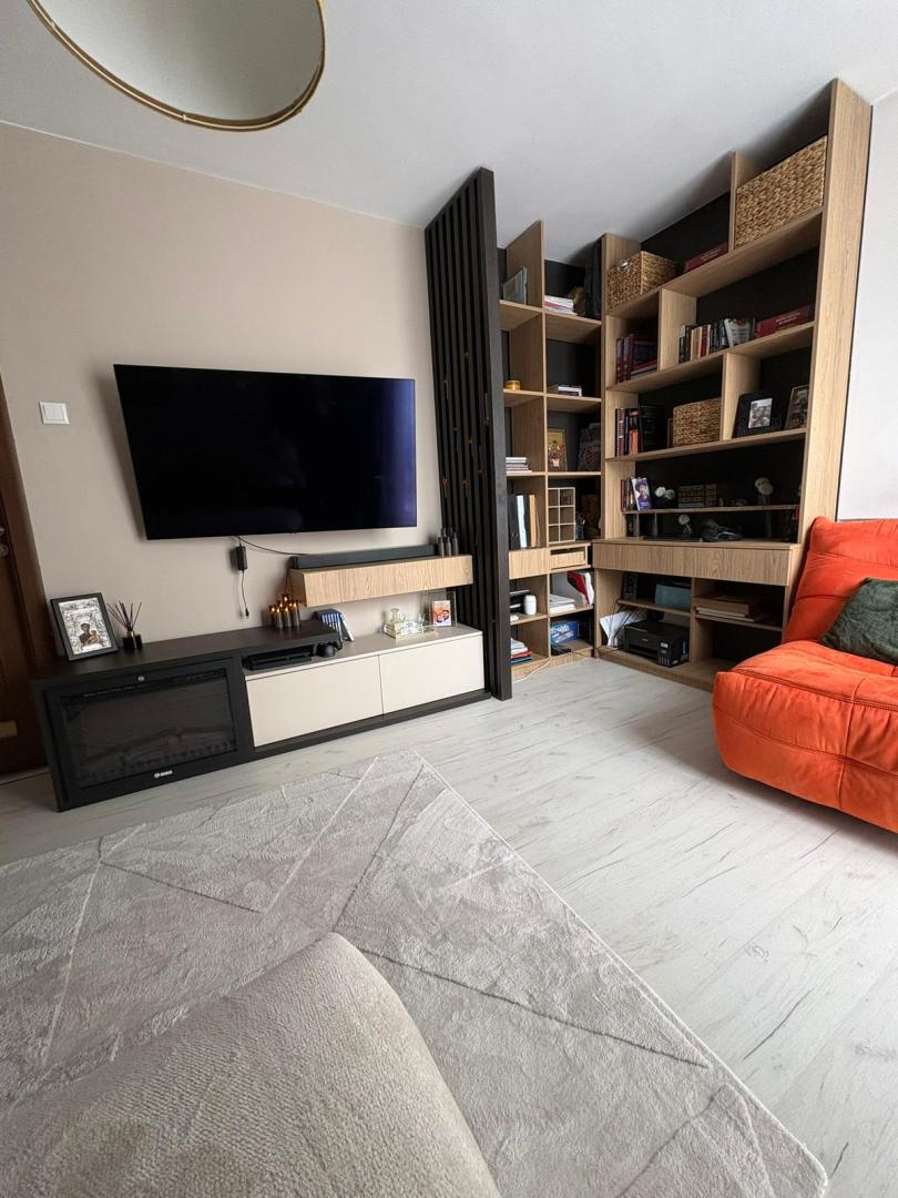 Vand apartament 2 camere,, renovat integral – Metrou Piața Iancu